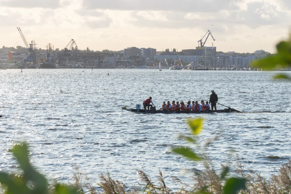 Teambuilding auf dem Wasser im Drachenboot