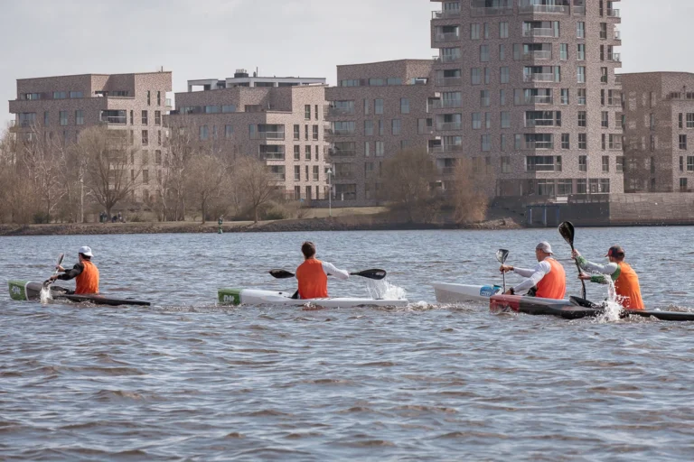Surfski-Rennen in Rostock